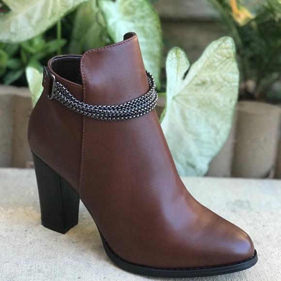 bourique Shoes - Ladies multi ankle chain chunky heels booties